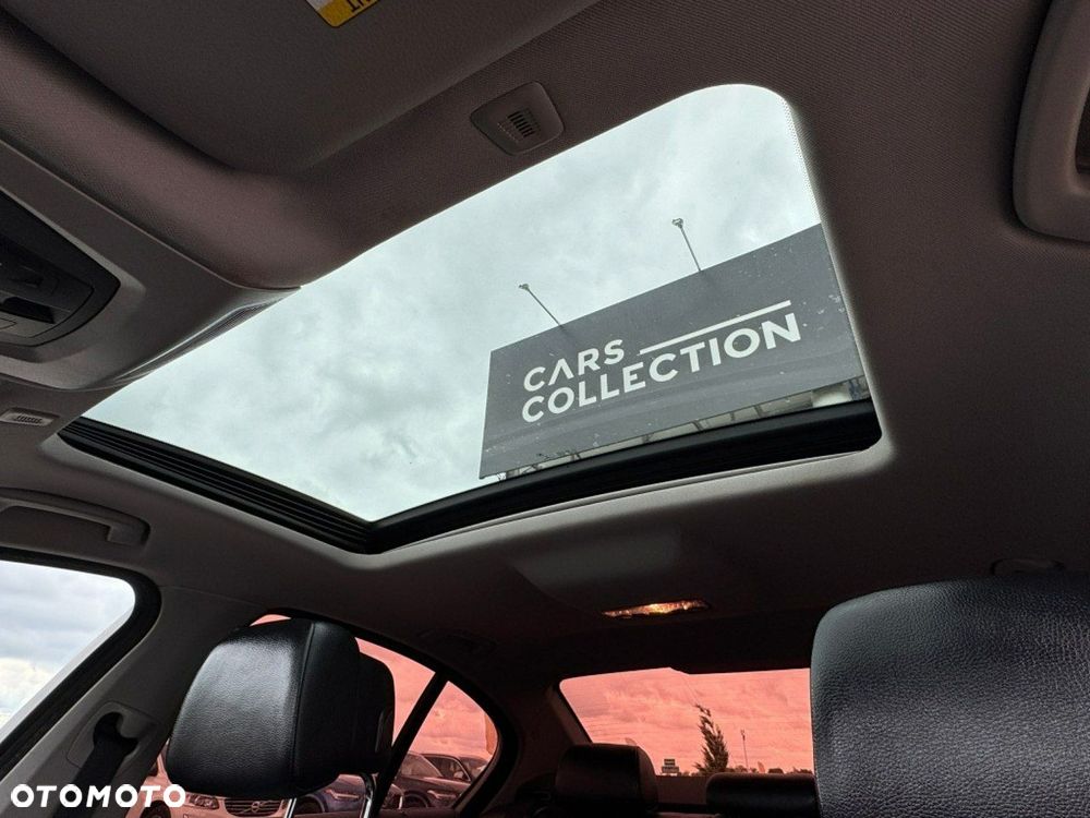 BMW Seria 5 528i Luxury Line - 17