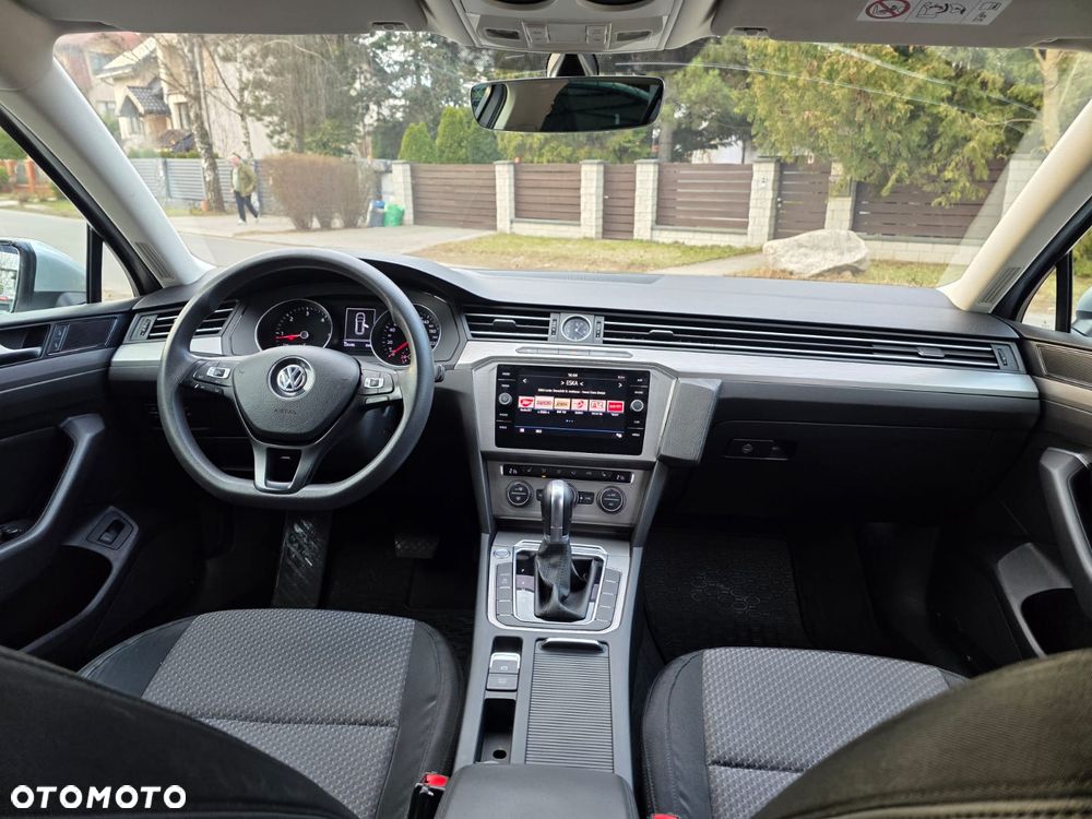 Volkswagen Passat 2.0 TDI SCR DSG Comfortline - 12