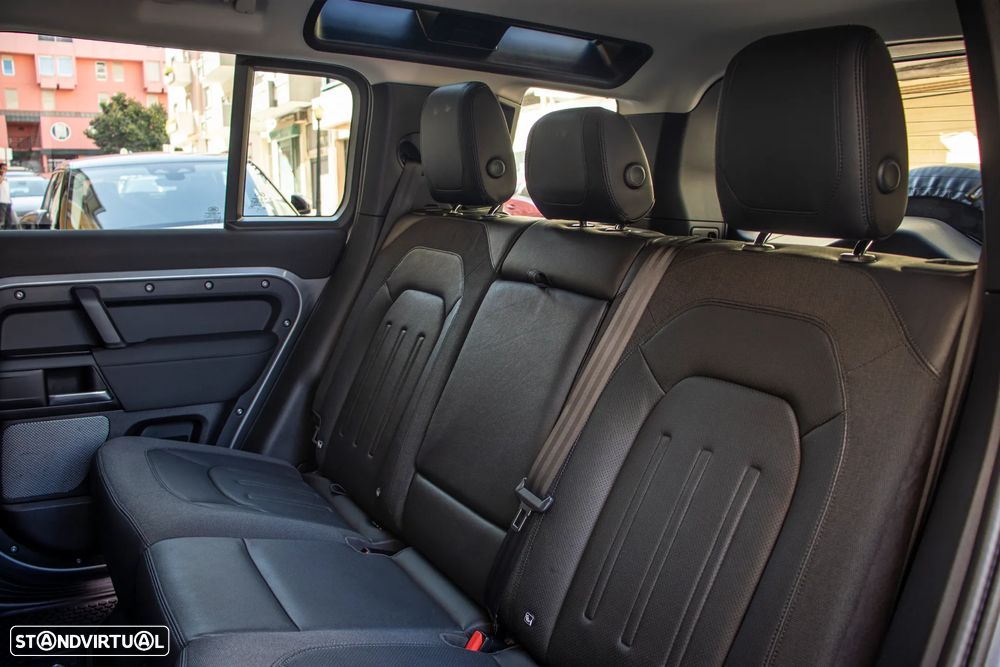 Land Rover Defender 2.0 D 110 AWD S - 39