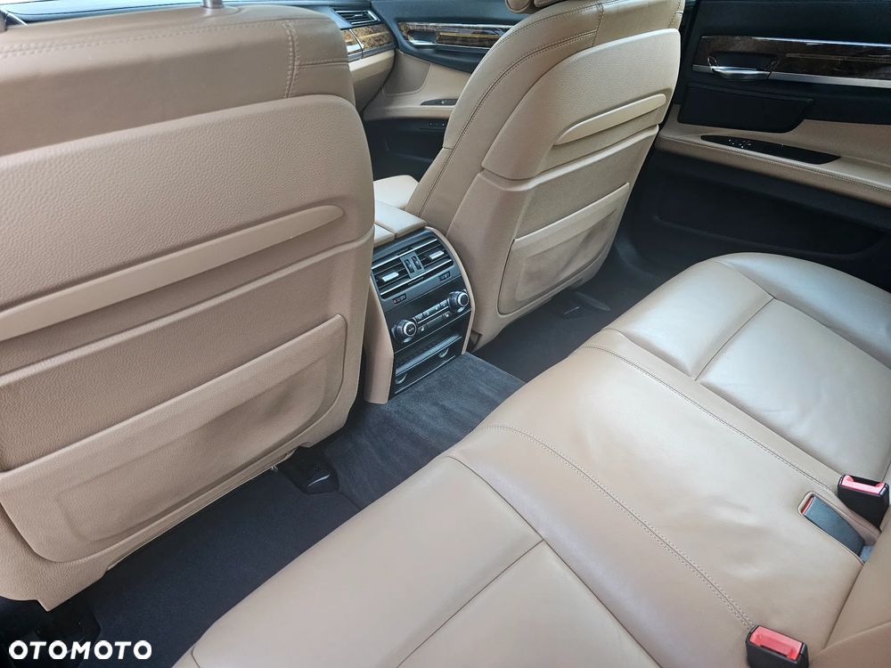 BMW Seria 7 730d xDrive - 13