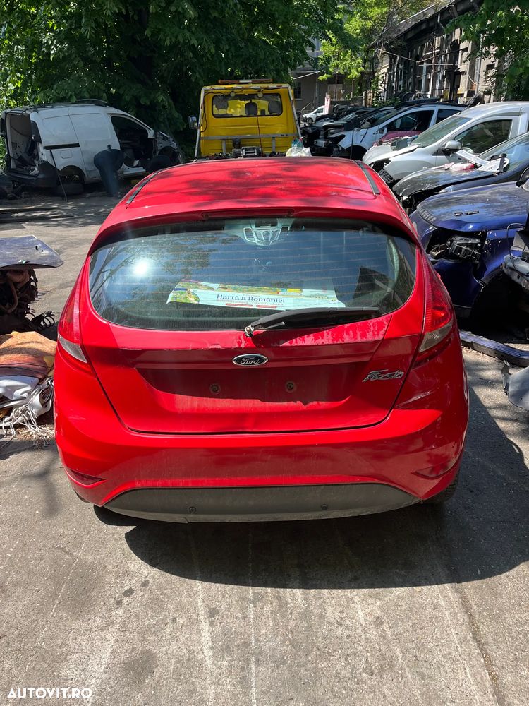 Dezmembrez Ford Fiesta MK6 2012 rosu benzina - 9