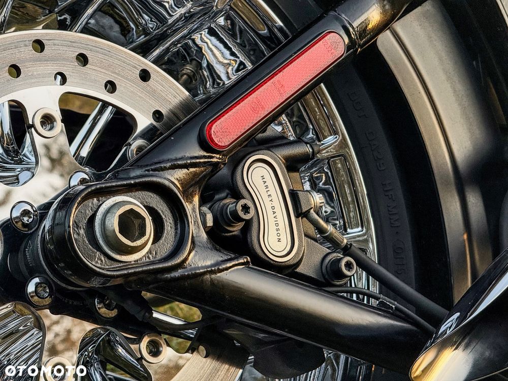 Harley-Davidson FXSB Breakout - 28