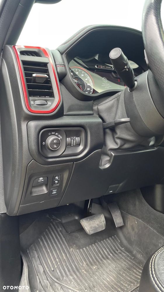 RAM 1500 5.7 Crew Cab Shortbed Rebel - 18