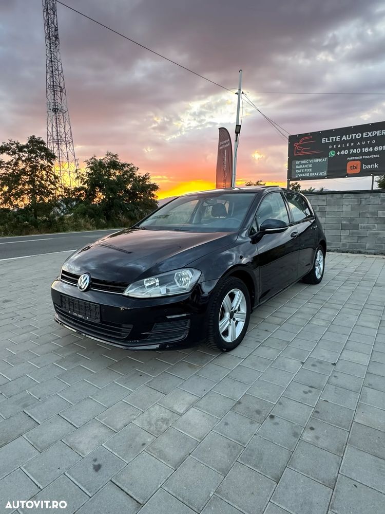 Volkswagen Golf - 1