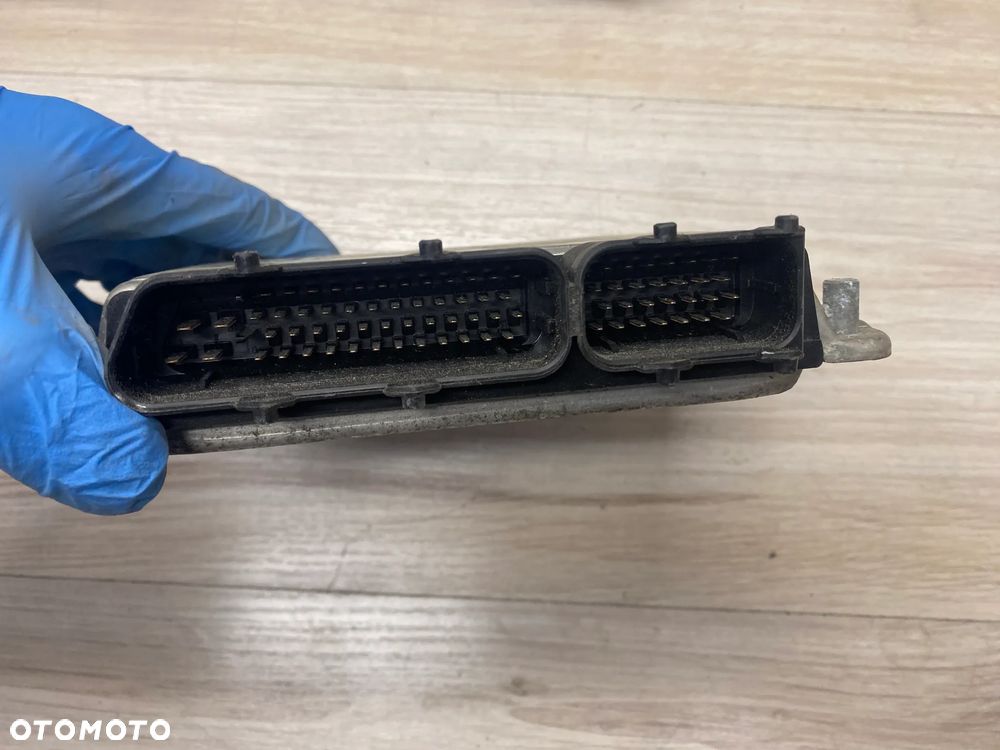 KOMPUTER STEROWNIK SILNIKA ECU 036906032AA 0261208045 - 2