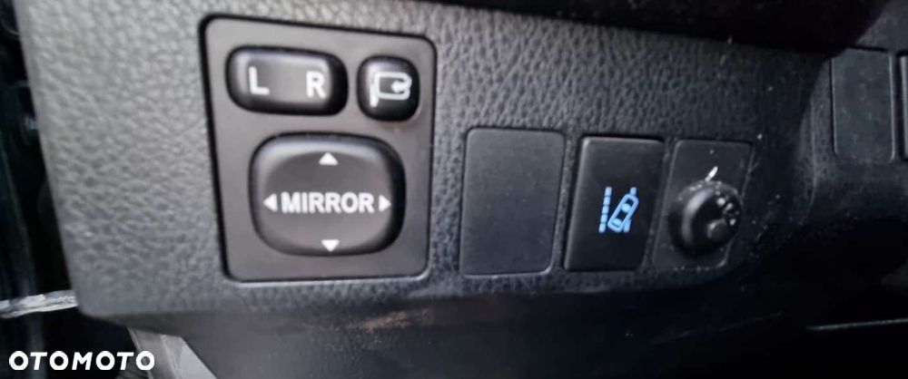 Toyota RAV4 - 10