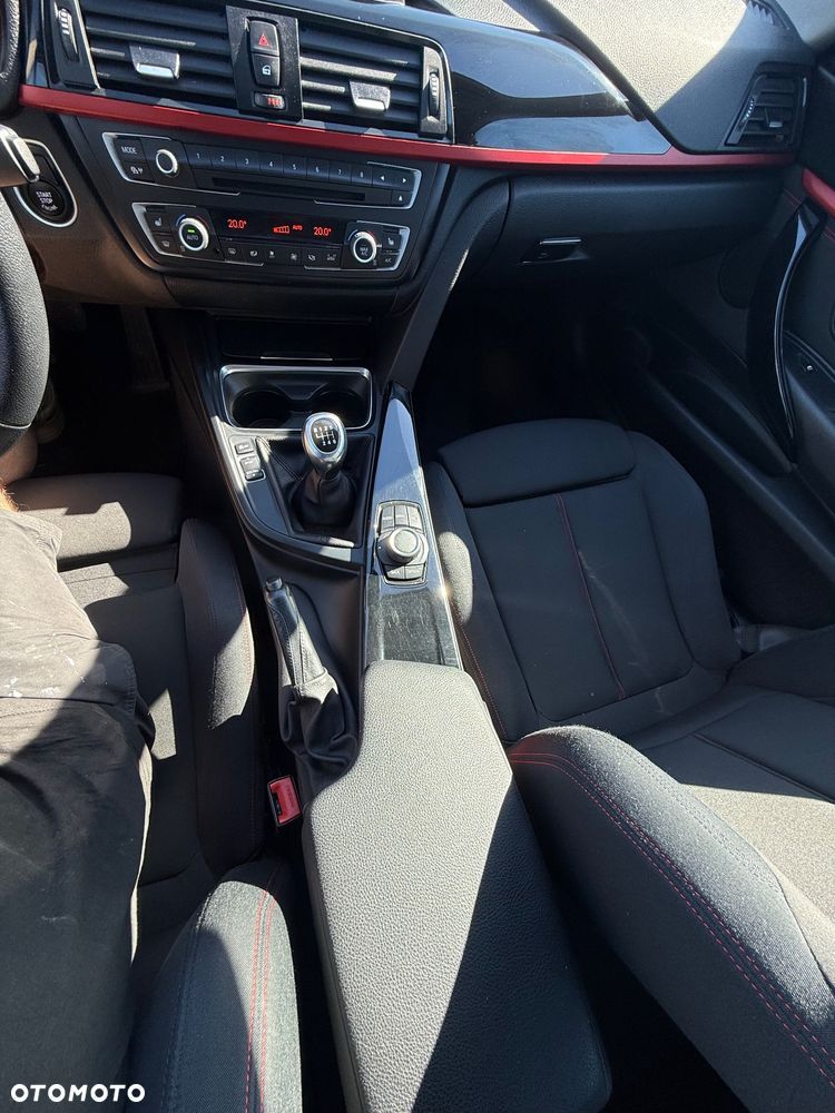 BMW 3GT 320d Sport Line - 29