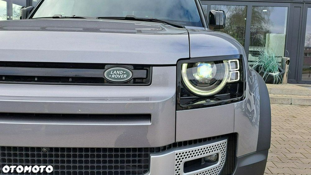 Land Rover Defender - 12