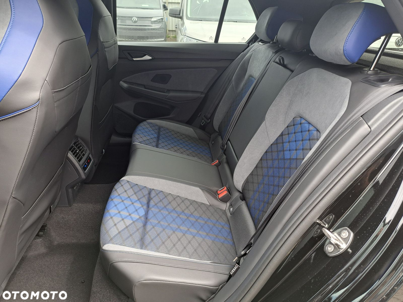 Volkswagen Golf - 13