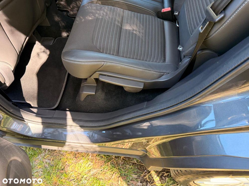 Ford Kuga - 11