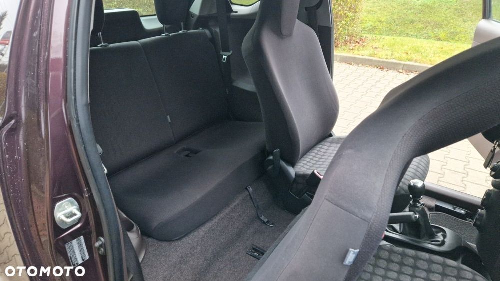 Toyota iQ 1.0 Sol - 17