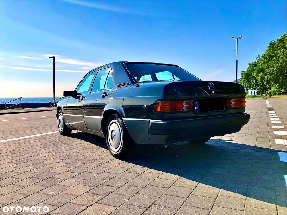 Mercedes-Benz W201 (190) - 4