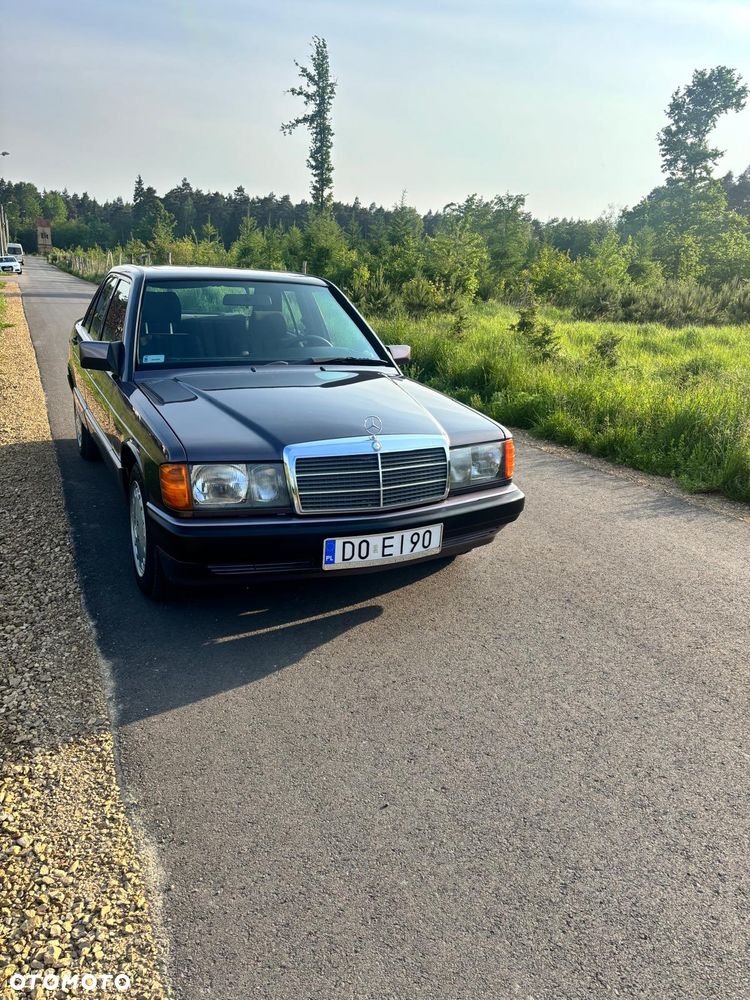 Mercedes-Benz W201 (190) - 2
