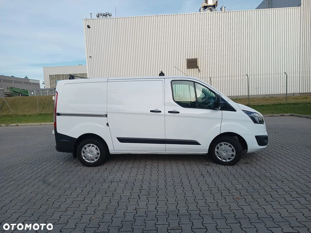 Ford TRANSIT CUSTOM - 4