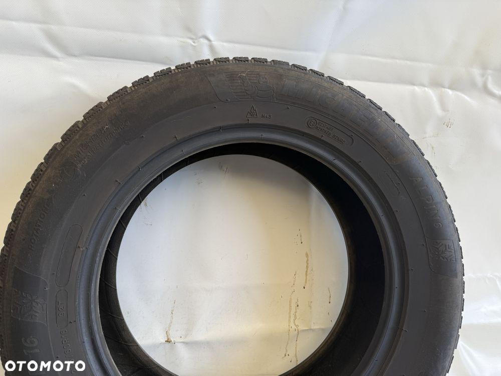 205/60/16 Michelin Alpin 6 92T (622) - 2