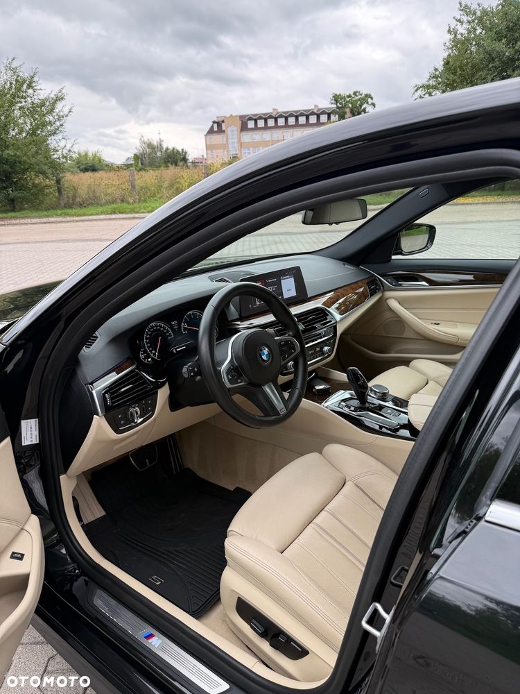 BMW Seria 5 530i xDrive M Sport sport - 12