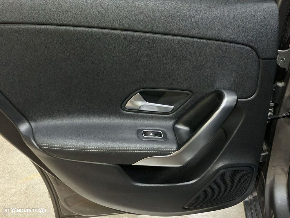 Mercedes-Benz A 250 - 21