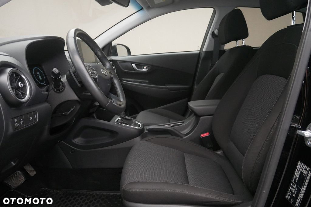 Hyundai Kona - 12