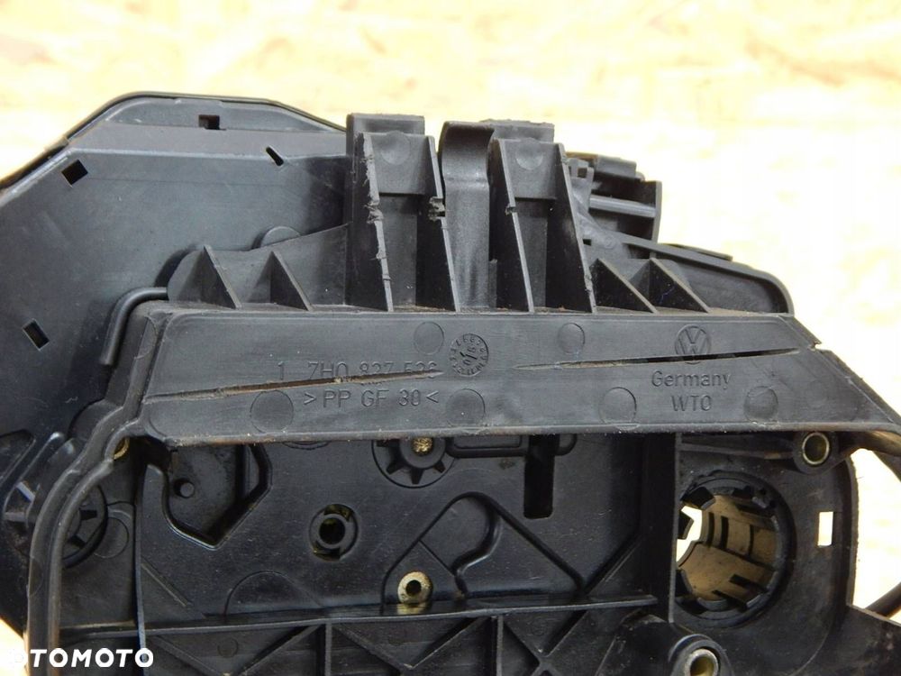 vw t5 zamek klapy bagażnika tył tylny 7h0827407b - 3