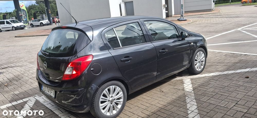 Opel Corsa 1.4 16V Cosmo - 1