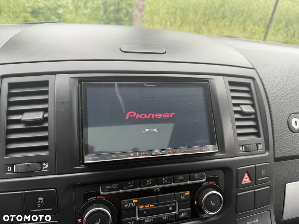 Volkswagen Multivan - 18