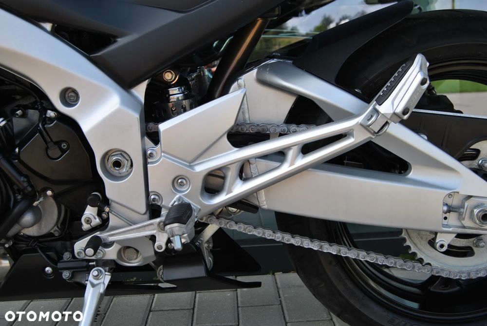 Suzuki GSR - 30
