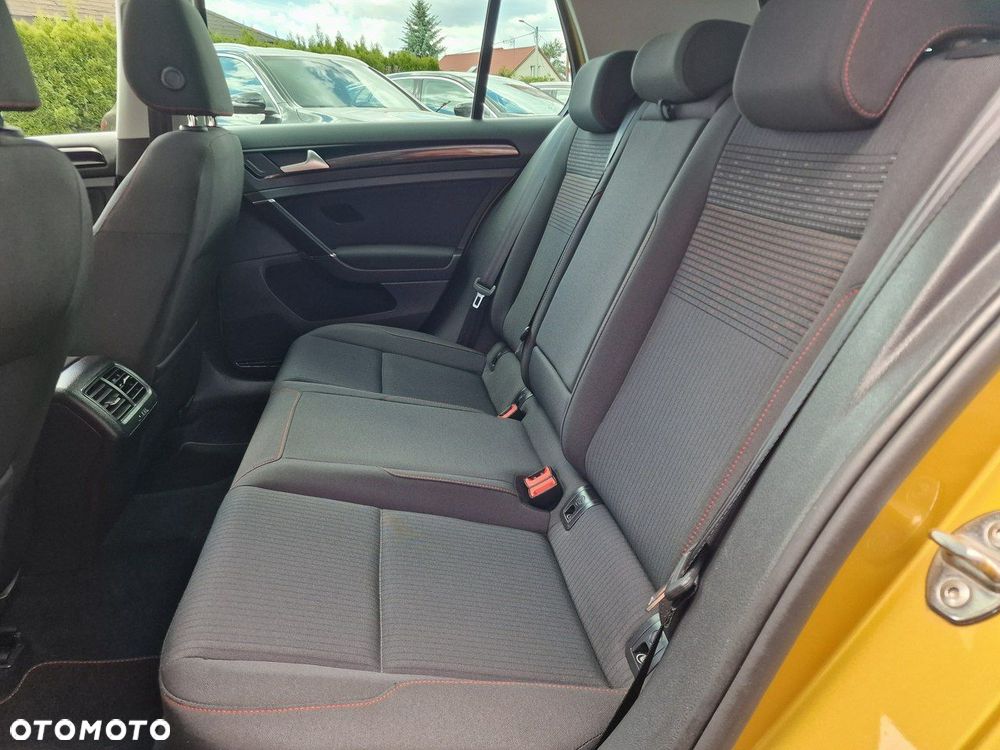 Volkswagen Golf 1.5 TSI ACT DSG Sound - 23