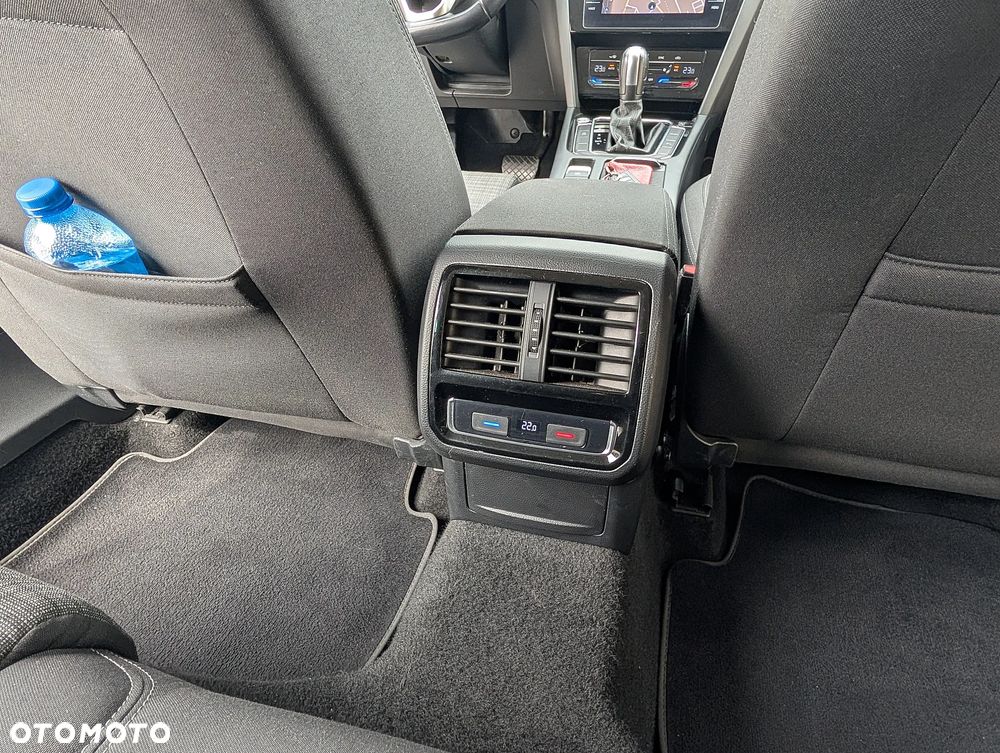Volkswagen Passat 2.0 TDI SCR DSG - 25