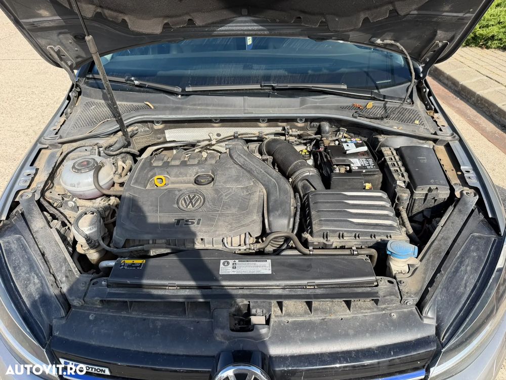 Volkswagen Golf - 10