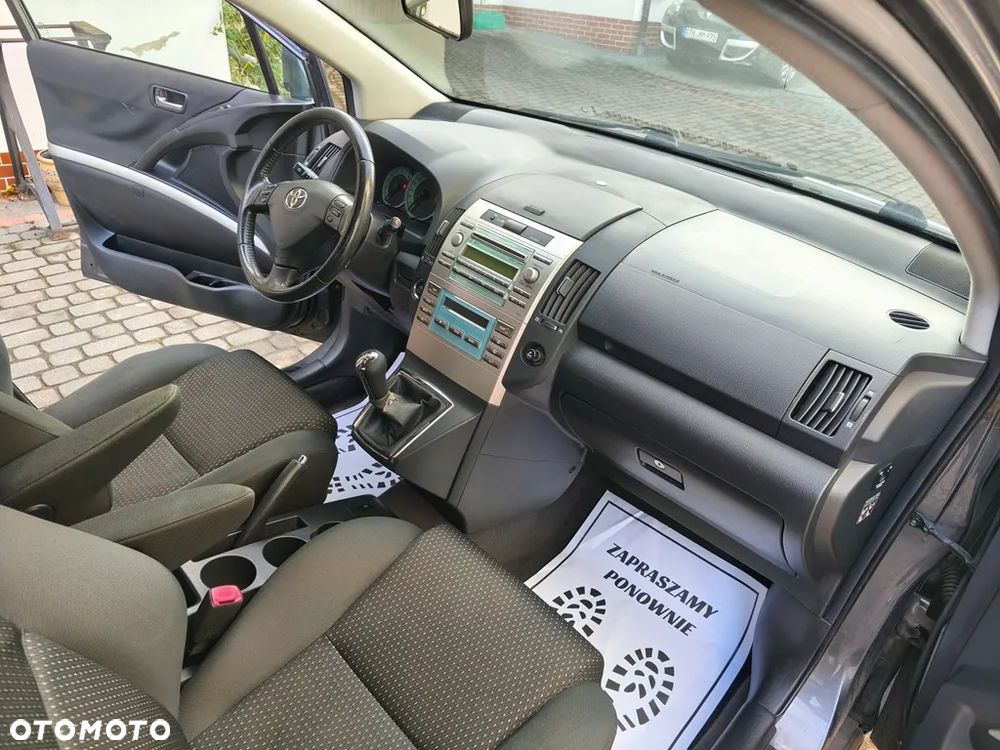 Toyota Corolla Verso 1.8 Team - 24