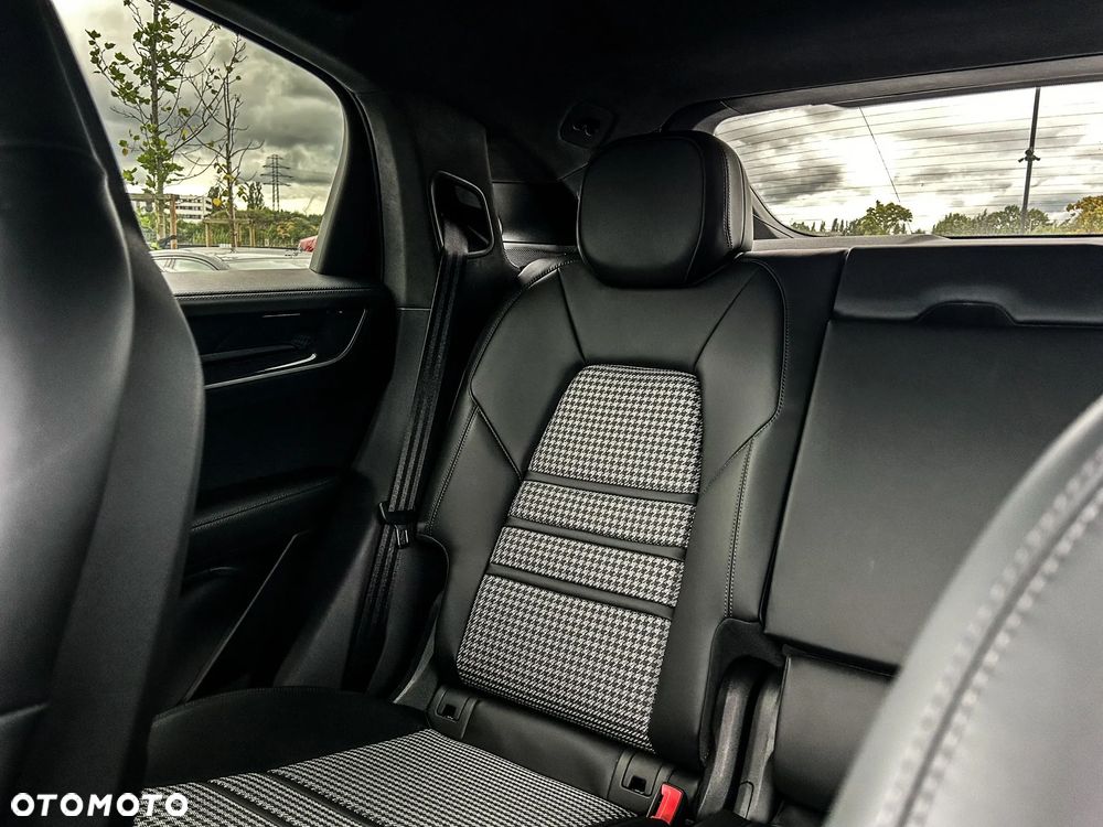 Porsche Cayenne - 21