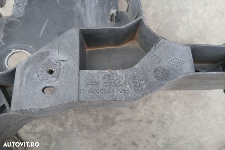 Trager / Calandru 8200137495 8200137496 8200137495 8200137496 Renault - 7