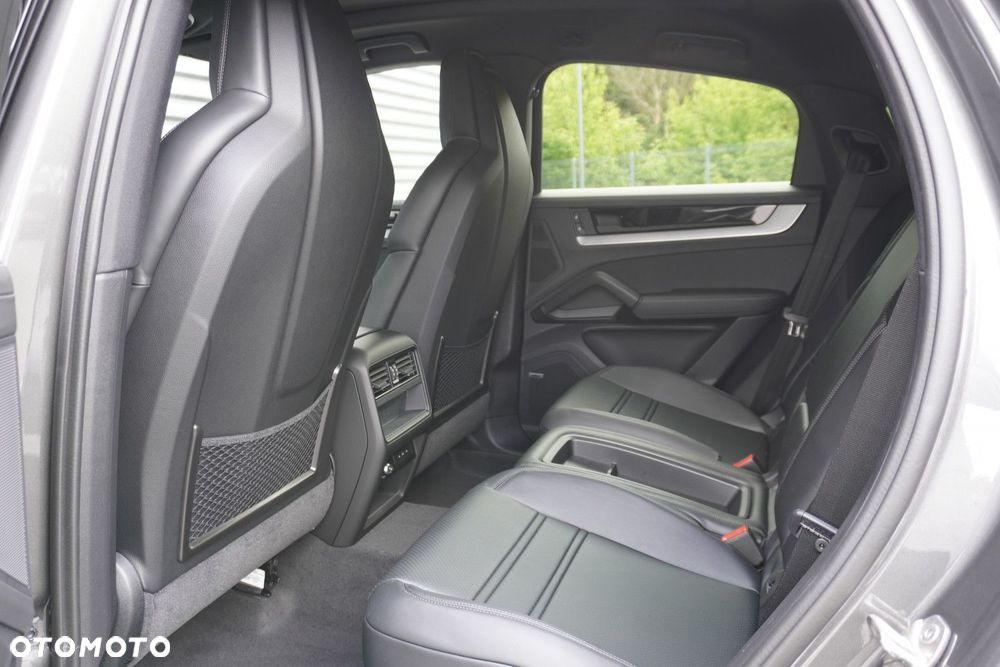 Porsche Cayenne Coupe S - 13