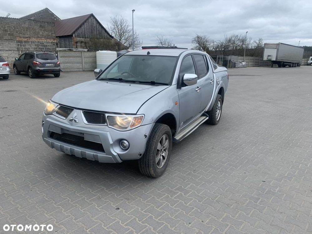 Mitsubishi L200 Pick Up 4x4 S&S Double Cab Intro Edition II - 28