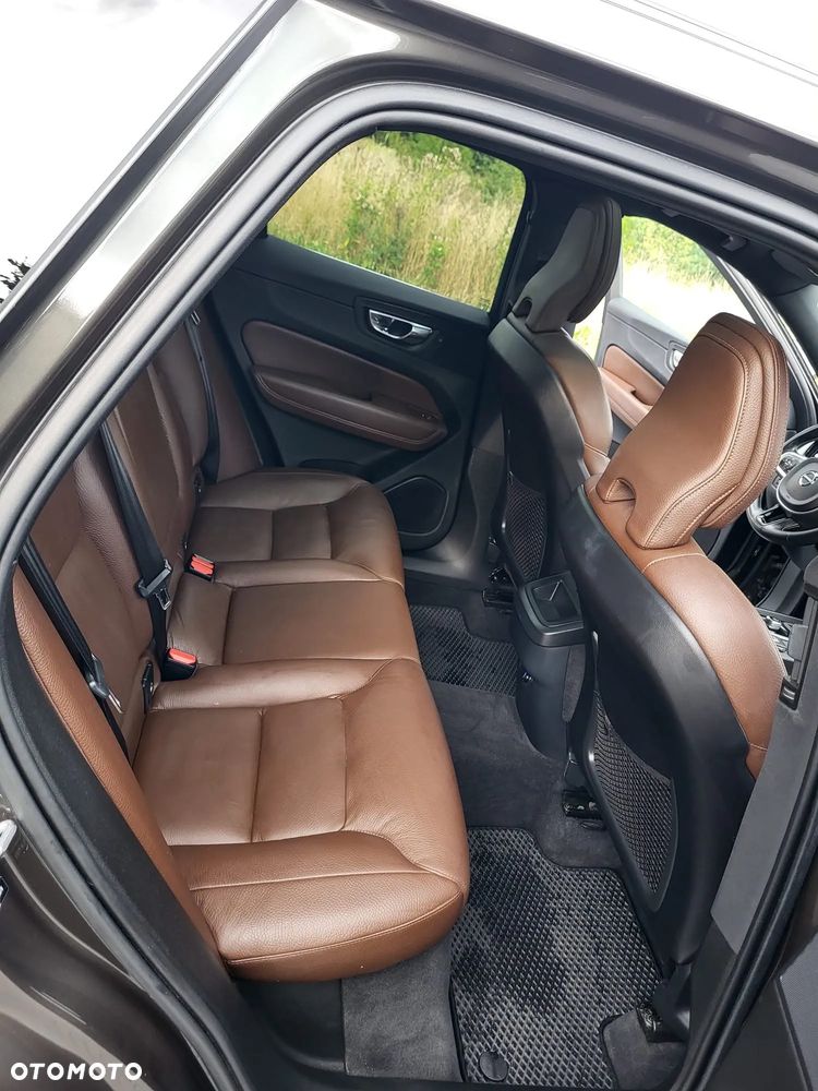 Volvo XC 60 T5 AWD Momentum - 18