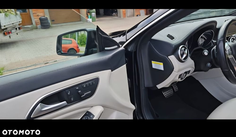 Mercedes-Benz CLA 45 AMG 4Matic 7G-DCT - 10