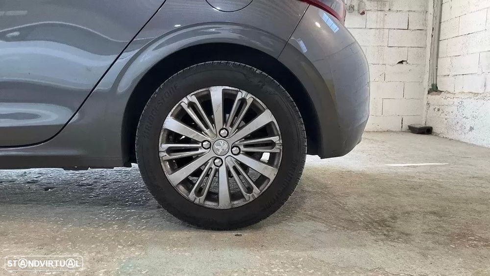 Peugeot 208 1.5 BlueHDi Signature - 15