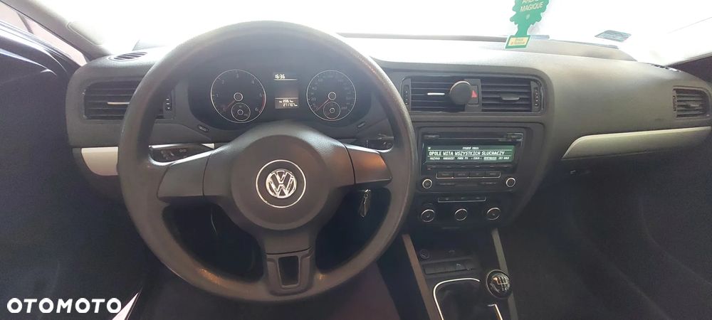Volkswagen Jetta 1.6 TDI Trendline - 14