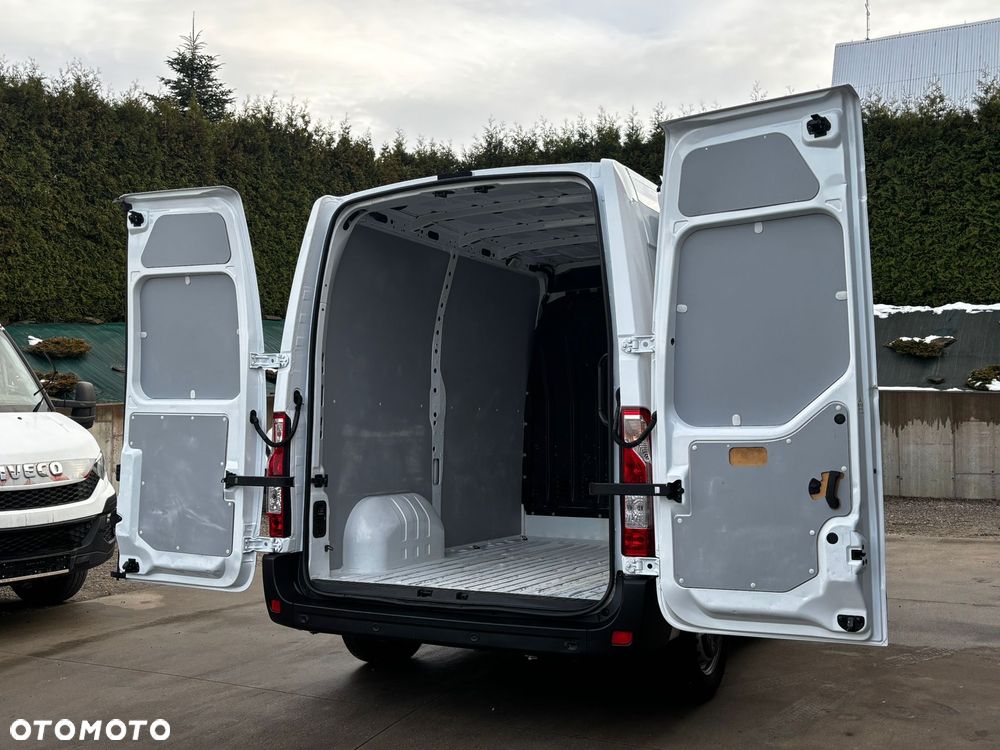 Renault Master Blaszak - 8