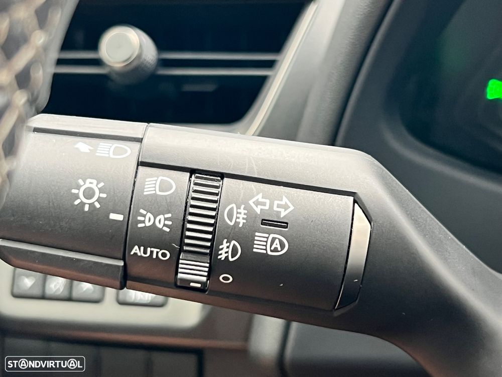 Lexus UX 250h Business - 29