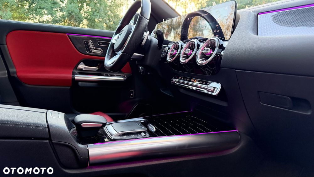 Mercedes-Benz GLA 200 d AMG Line - 29