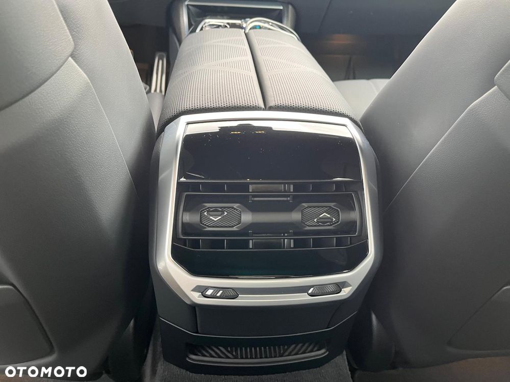 BMW Seria 7 750e PHEV xDrive M Sport sport - 26
