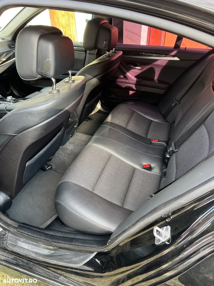 BMW Seria 5 520d Aut. Luxury Line - 11