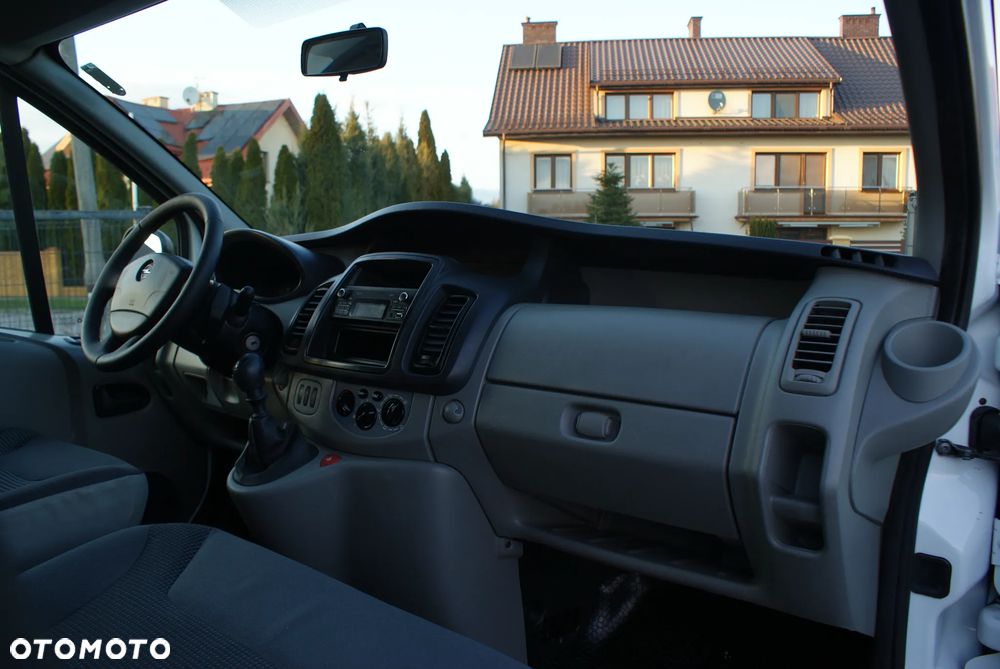 Opel Vivaro - 8
