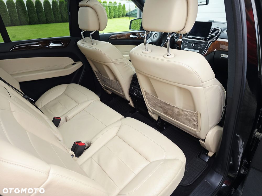 Mercedes-Benz GLS - 26
