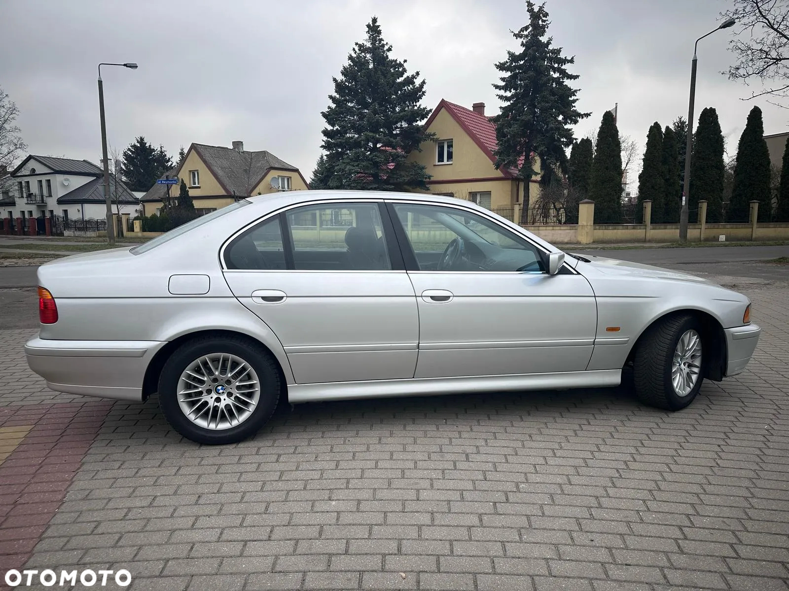 BMW Seria 5 520i - 6