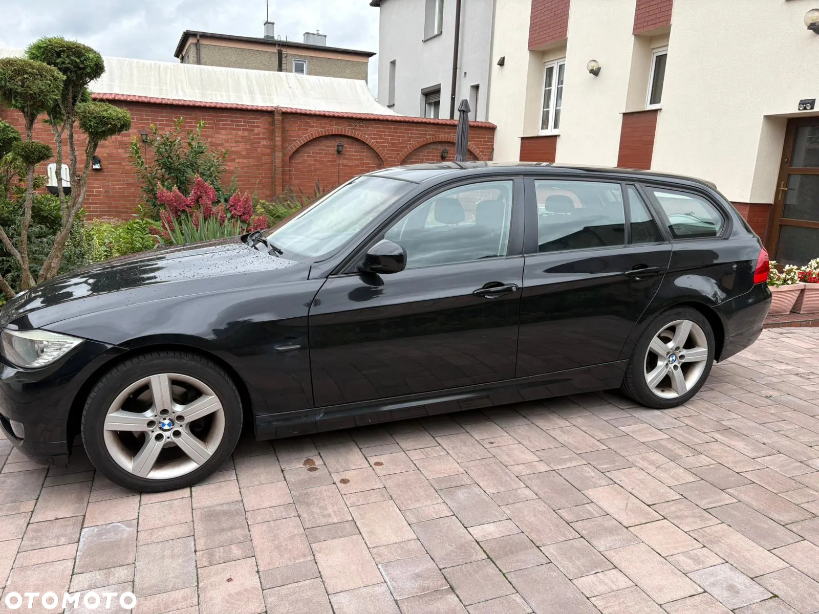 BMW Seria 3 318i Touring - 6