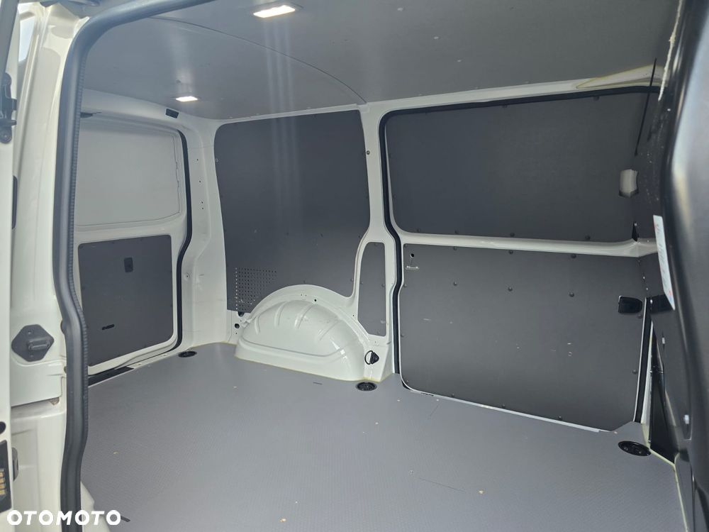 Volkswagen Transporter - 28