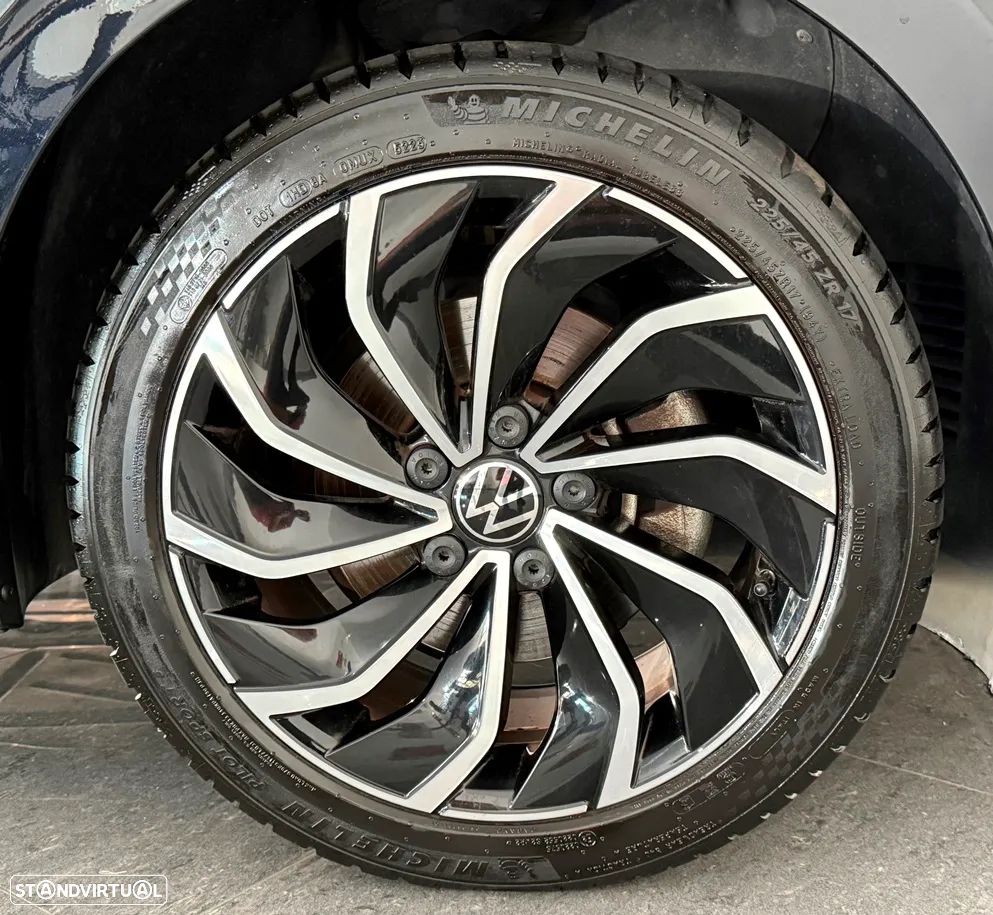 VW Golf - 12