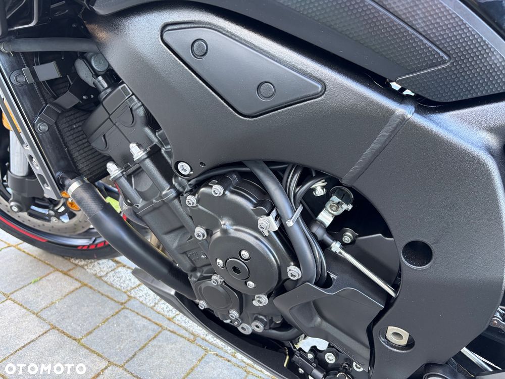 Yamaha FZ8 - 13